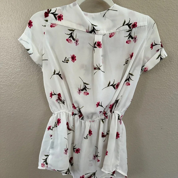 SOLD   ‎  J For Justify Floral Blouse  Size Small - Picture 6 of 9